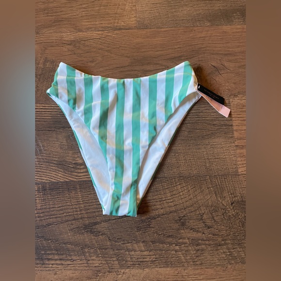 XS Brand New VS bikini bottoms - Picture 1 of 4
